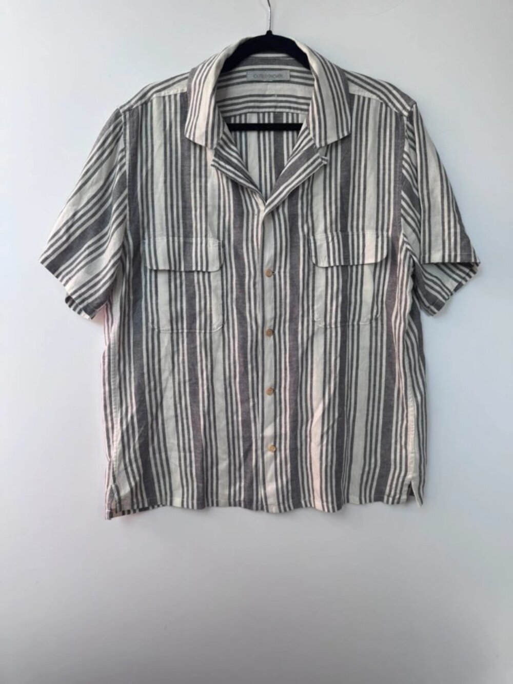 Men's Gray & Cream Striped Short Sleeve Camp Collar Button-Up Shirt Size M